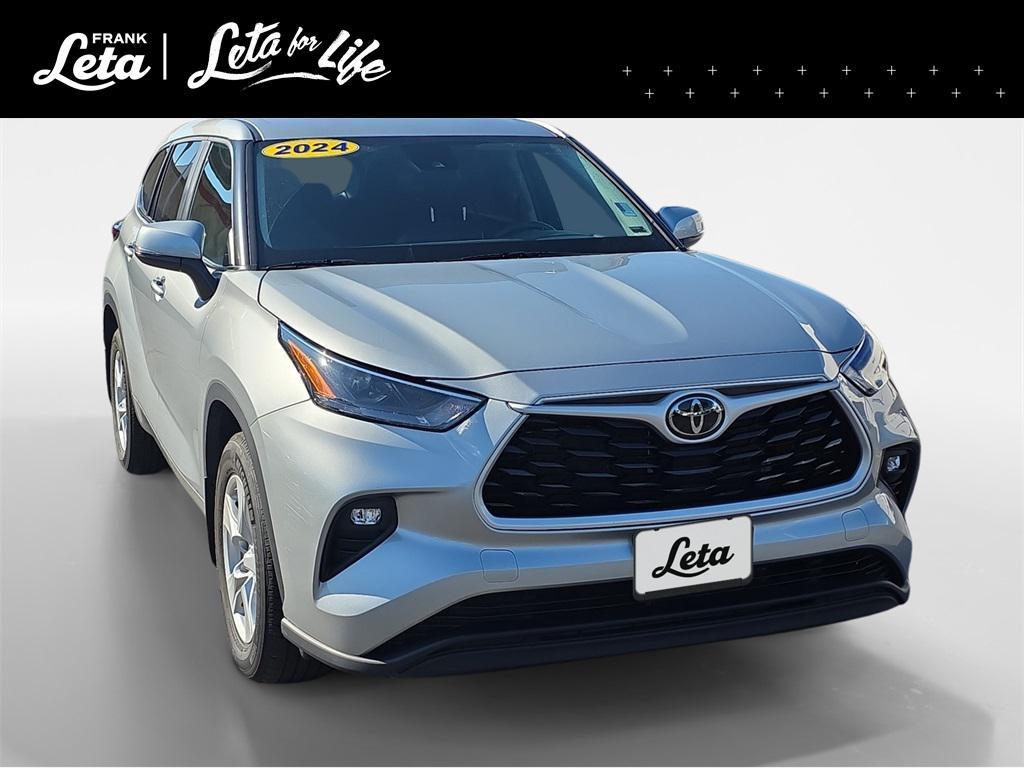 used 2024 Toyota Highlander car, priced at $35,900
