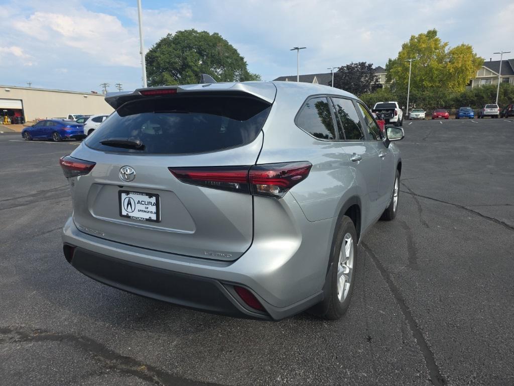 used 2024 Toyota Highlander car, priced at $36,999