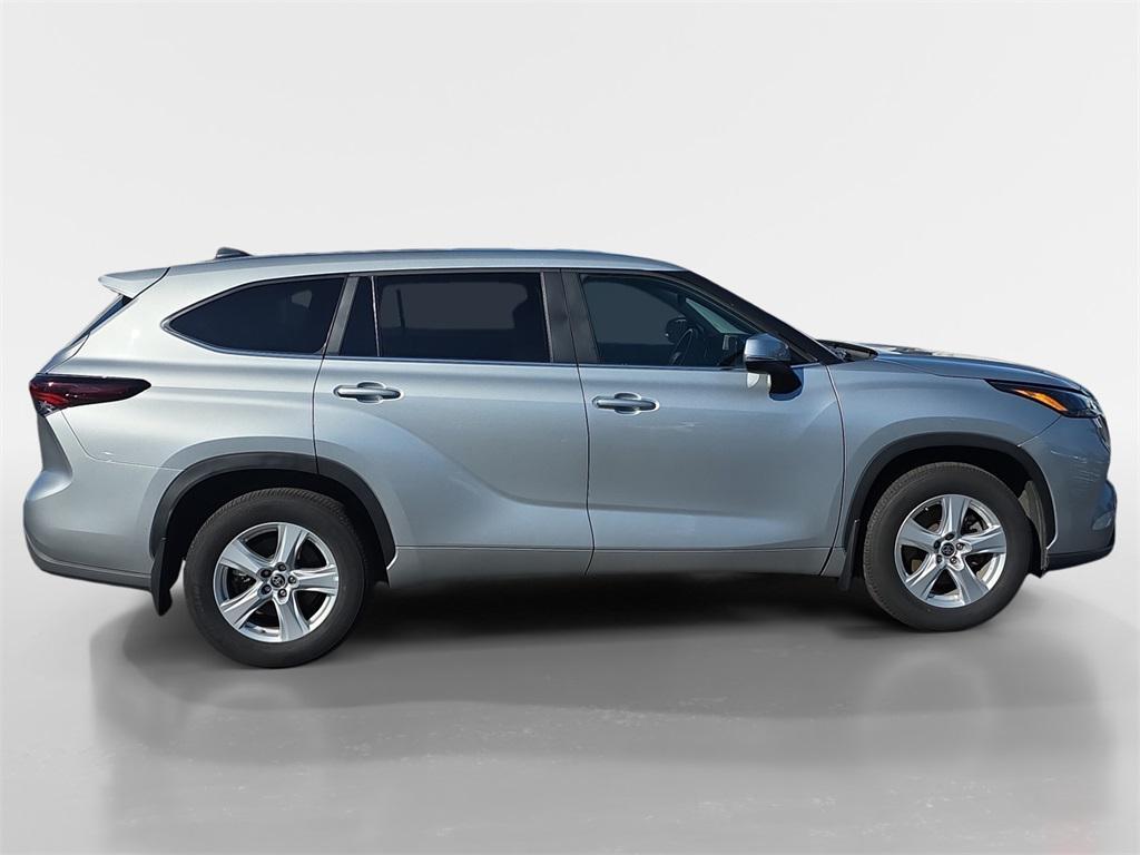 used 2024 Toyota Highlander car, priced at $35,900
