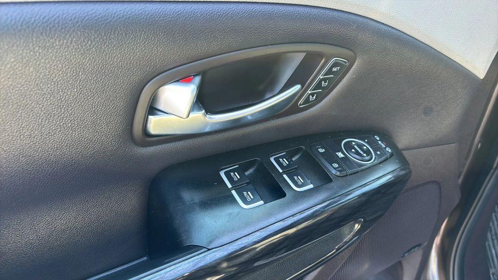 used 2015 Kia Sedona car, priced at $9,999