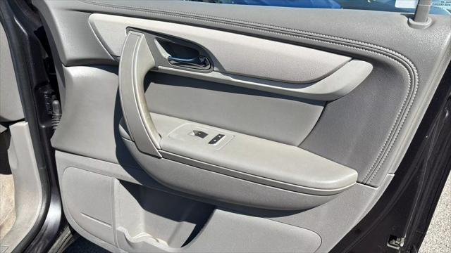 used 2015 Chevrolet Traverse car, priced at $10,999