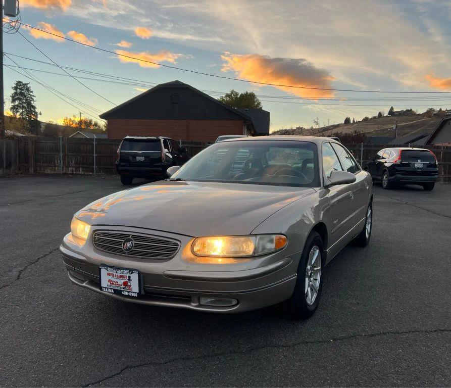 used 2000 Buick Regal car, priced at $2,999