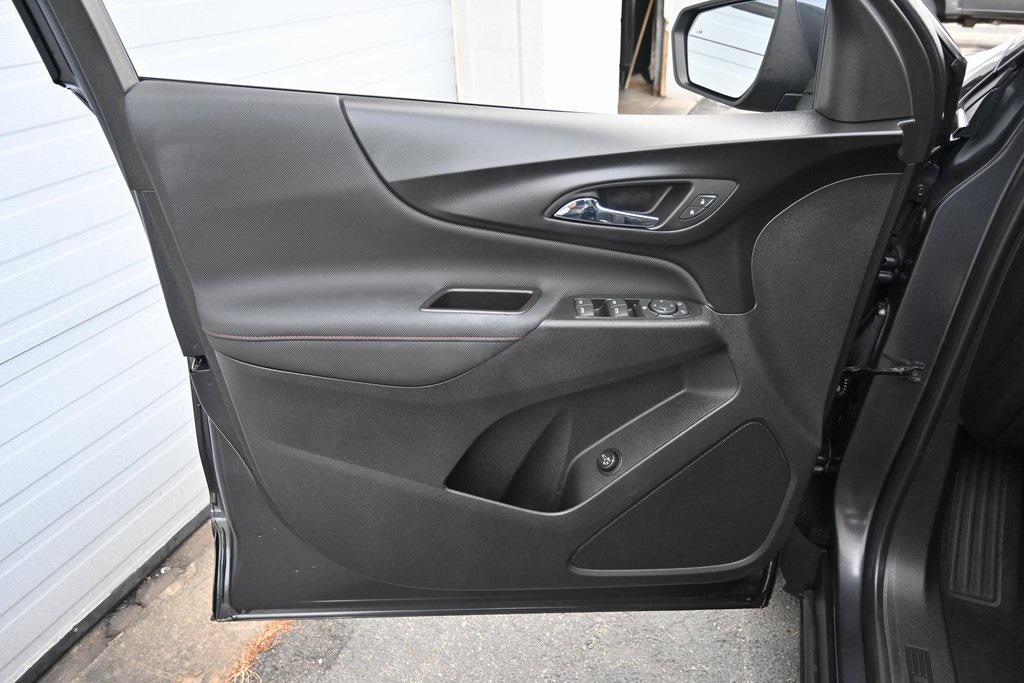 used 2022 Chevrolet Equinox car, priced at $22,892