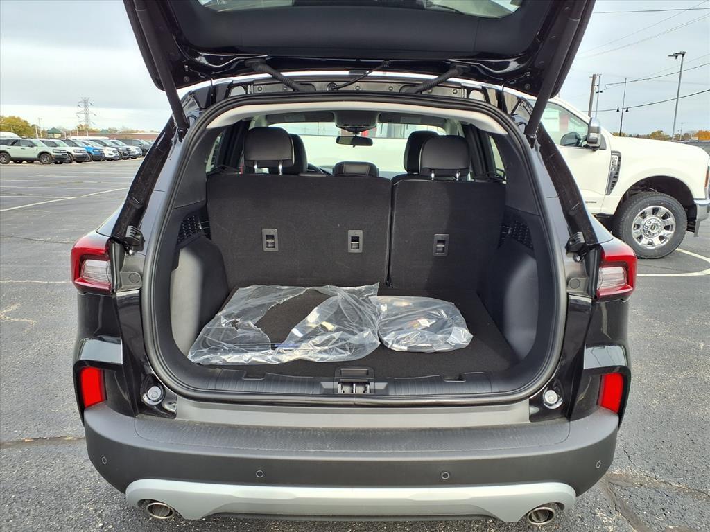 new 2026 Ford Escape PHEV car, priced at $38,490