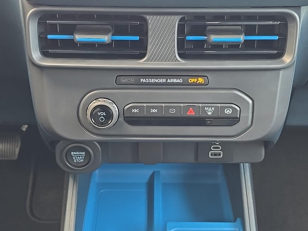 new 2025 Ford Maverick car, priced at $34,286