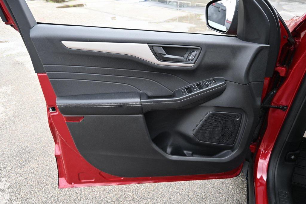 used 2022 Ford Escape car, priced at $23,993