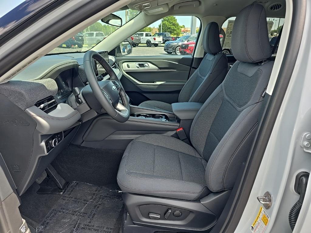 new 2025 Ford Explorer car, priced at $42,511
