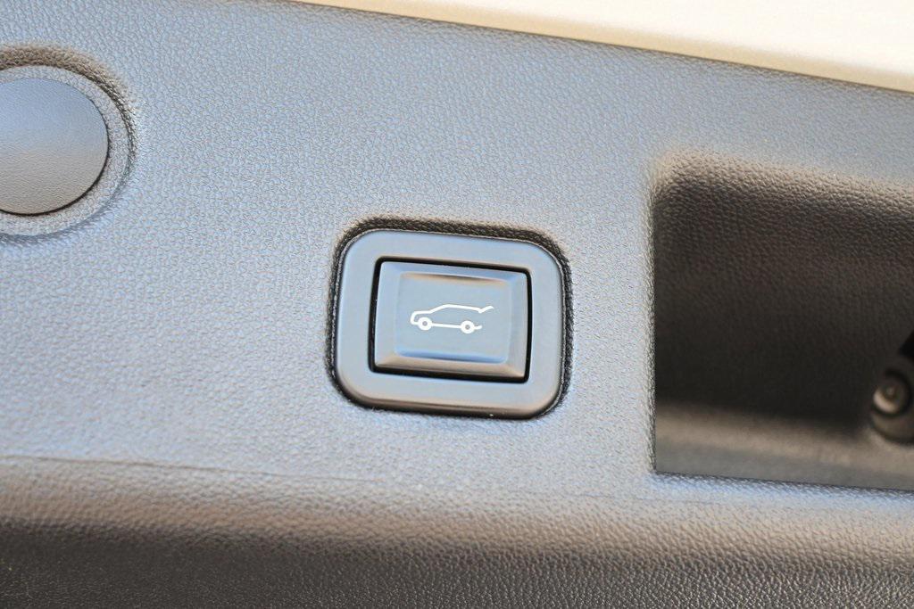 used 2020 Chevrolet Equinox car, priced at $22,492