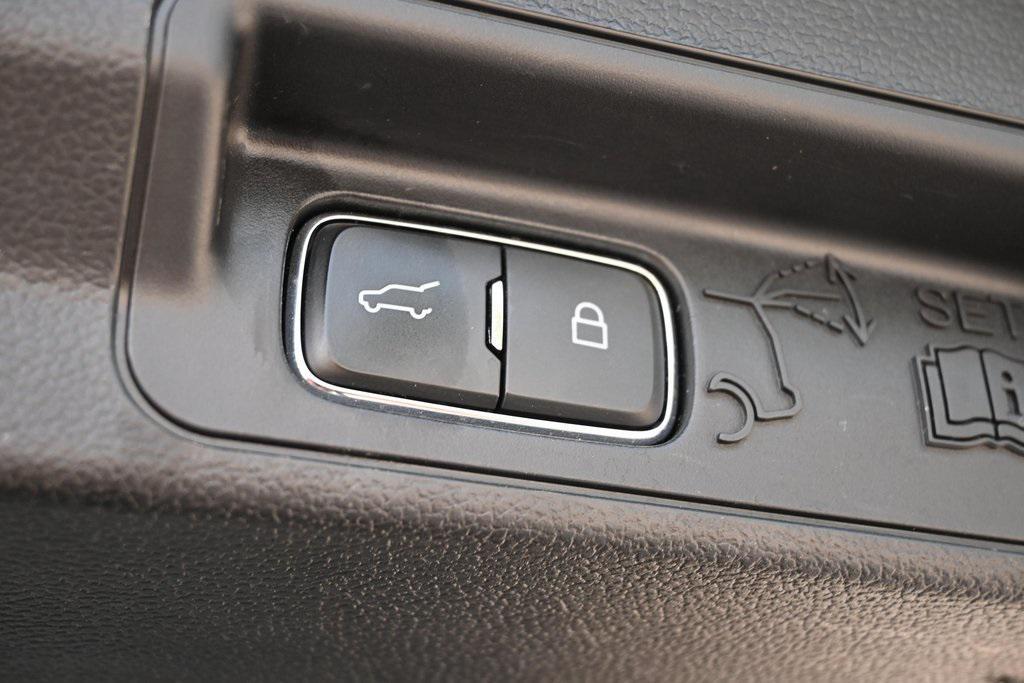 used 2022 Ford Explorer car, priced at $35,592