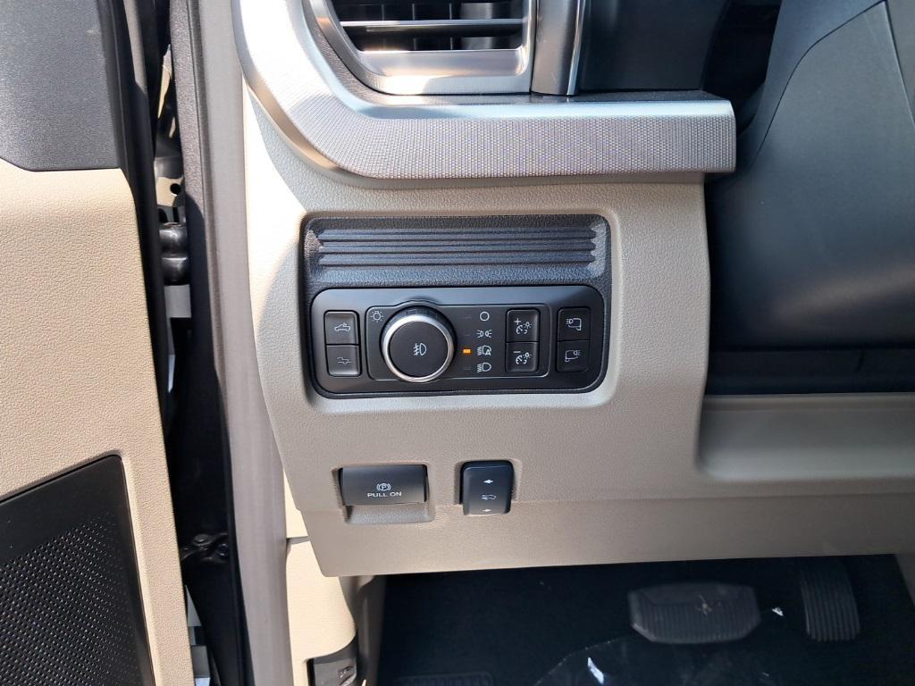 new 2025 Ford F-250 car, priced at $95,330