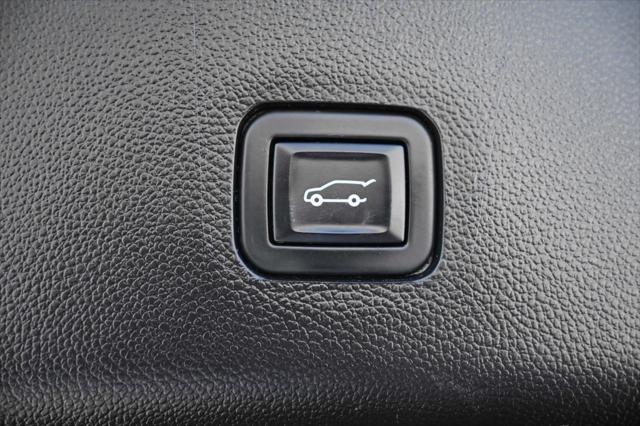 used 2020 Chevrolet Traverse car, priced at $27,432