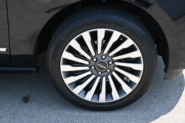 used 2021 Lincoln Navigator car, priced at $53,982