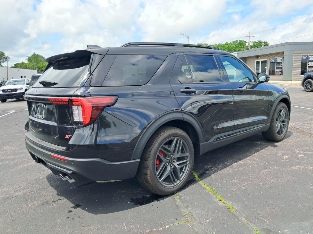 new 2025 Ford Explorer car, priced at $58,914