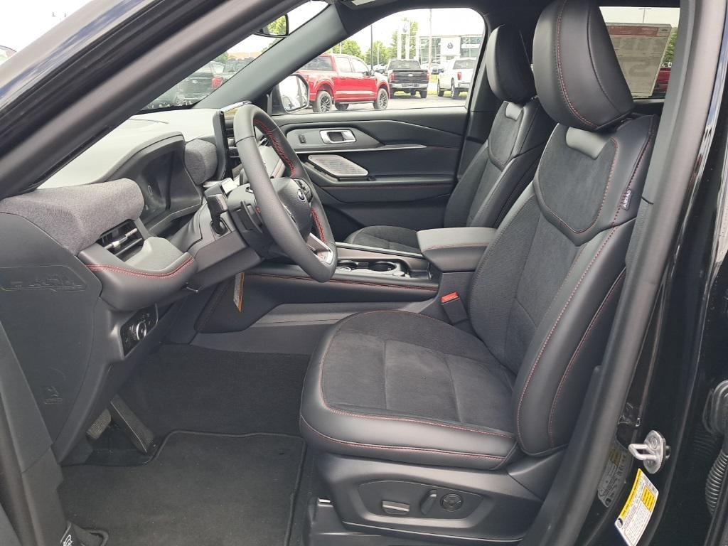 new 2025 Ford Explorer car, priced at $58,914