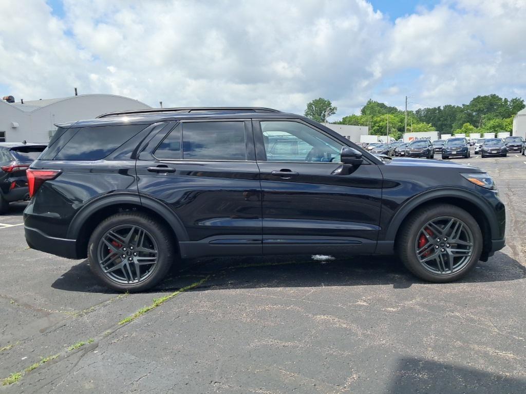 new 2025 Ford Explorer car, priced at $58,914