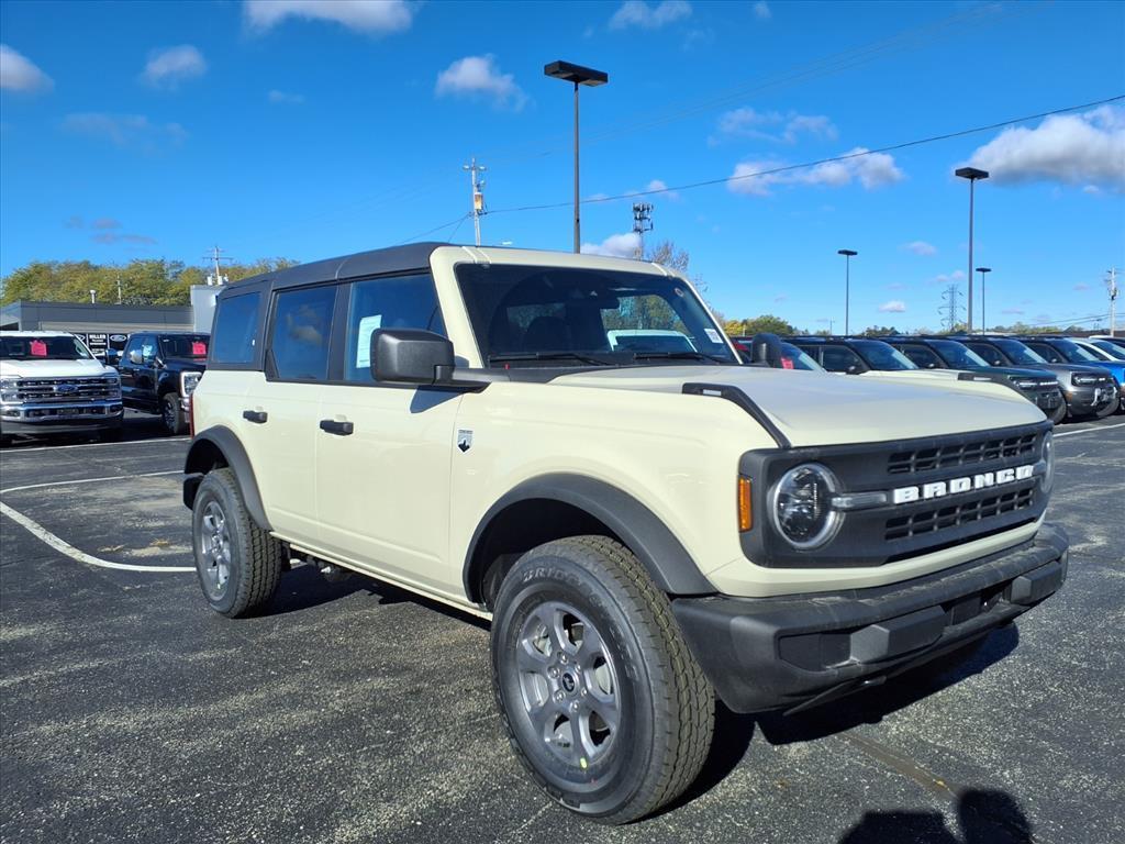 new 2025 Ford Bronco car, priced at $47,152