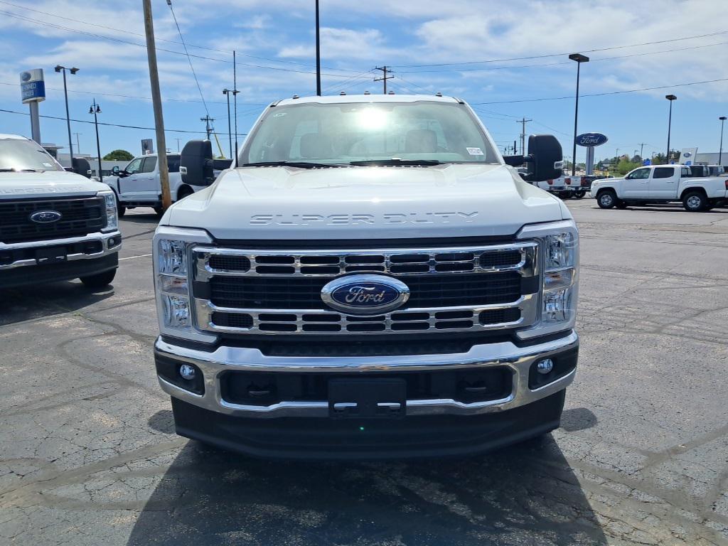 new 2025 Ford F-250 car, priced at $62,351