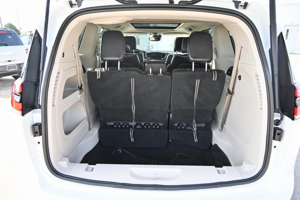 used 2023 Chrysler Pacifica car, priced at $27,542