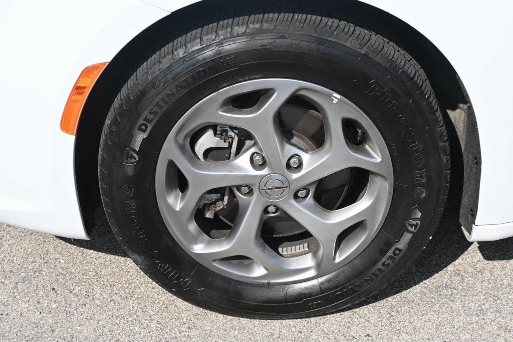used 2023 Chrysler Pacifica car, priced at $27,542