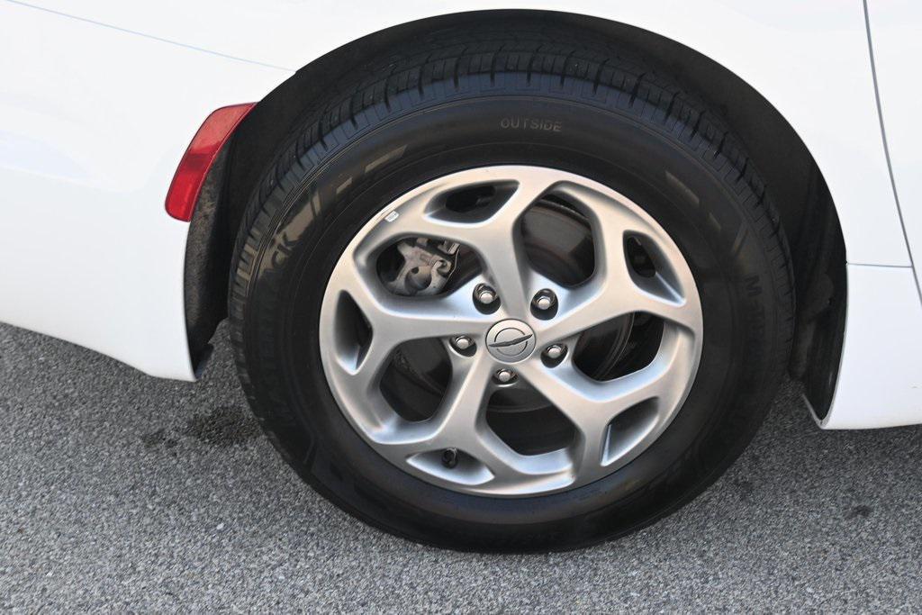 used 2023 Chrysler Pacifica car, priced at $27,542