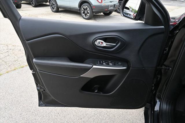 used 2019 Jeep Cherokee car, priced at $18,652