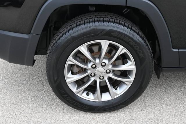 used 2019 Jeep Cherokee car, priced at $18,652