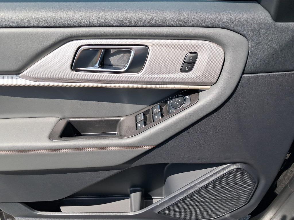 new 2025 Ford Explorer car, priced at $48,722
