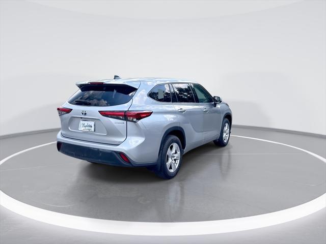 used 2022 Toyota Highlander Hybrid car, priced at $27,500