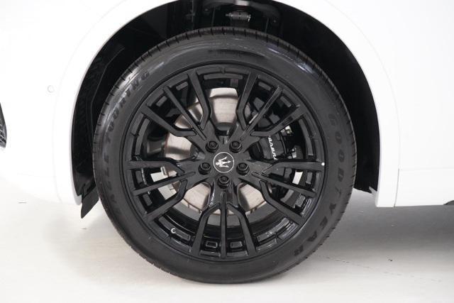 new 2025 Maserati Grecale car, priced at $79,998