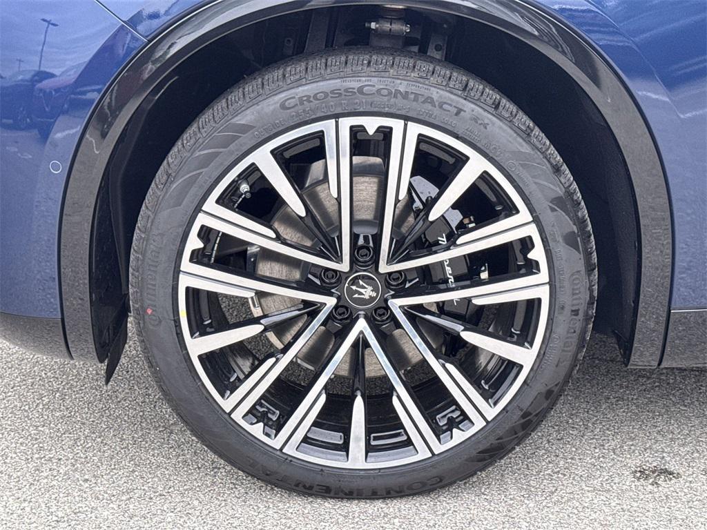 new 2025 Maserati Grecale car, priced at $79,759