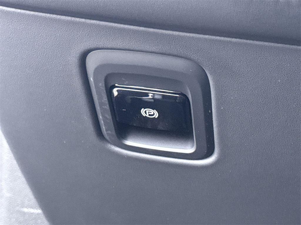 new 2025 Maserati Grecale car, priced at $79,759