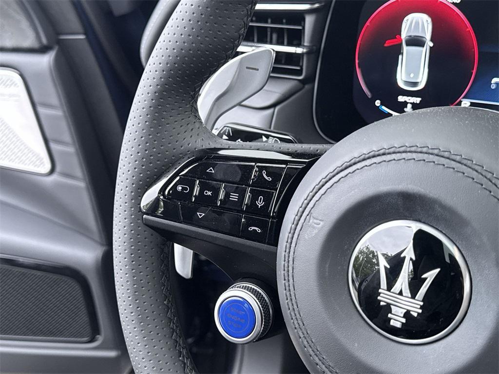 new 2025 Maserati Grecale car, priced at $79,759