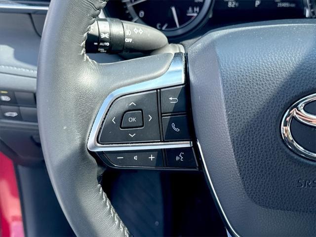 used 2021 Toyota Highlander car, priced at $37,577