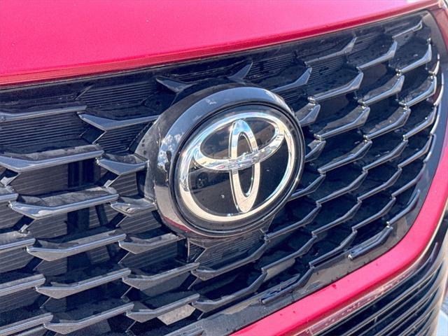 used 2021 Toyota Highlander car, priced at $37,577
