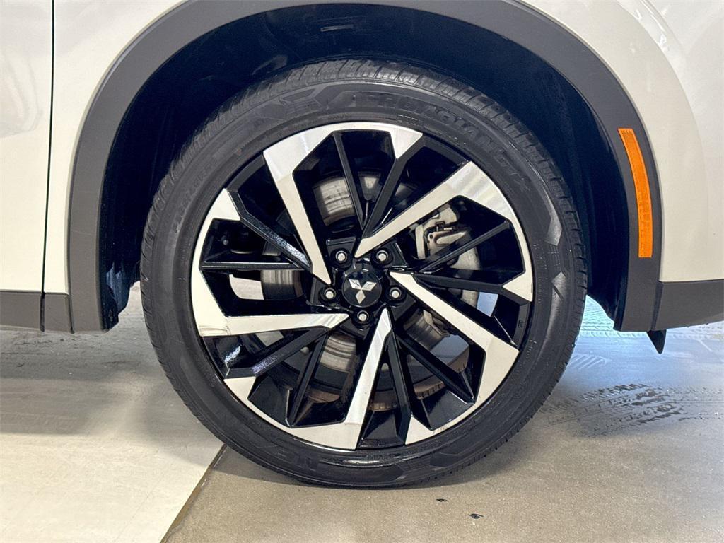 used 2024 Mitsubishi Outlander car, priced at $23,997