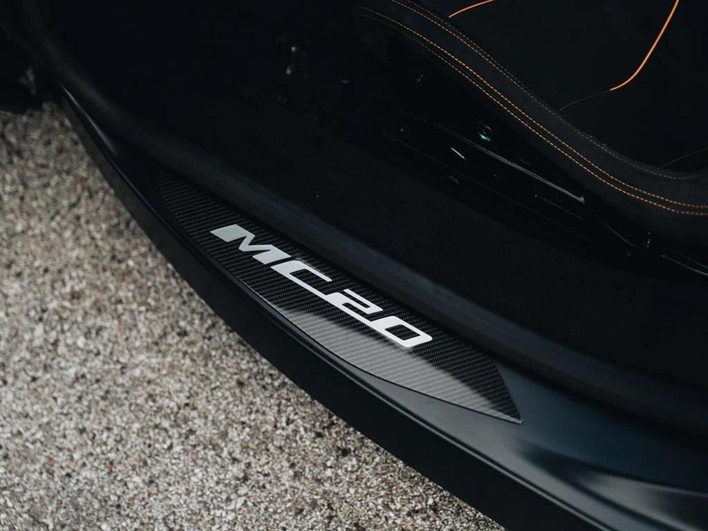 new 2023 Maserati MC20 car, priced at $237,395