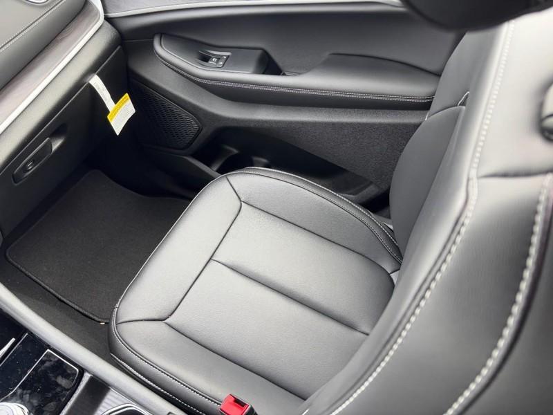 new 2025 Jeep Grand Cherokee L car, priced at $42,156