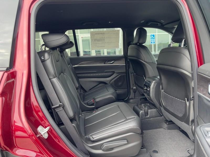 new 2025 Jeep Grand Cherokee L car, priced at $42,156