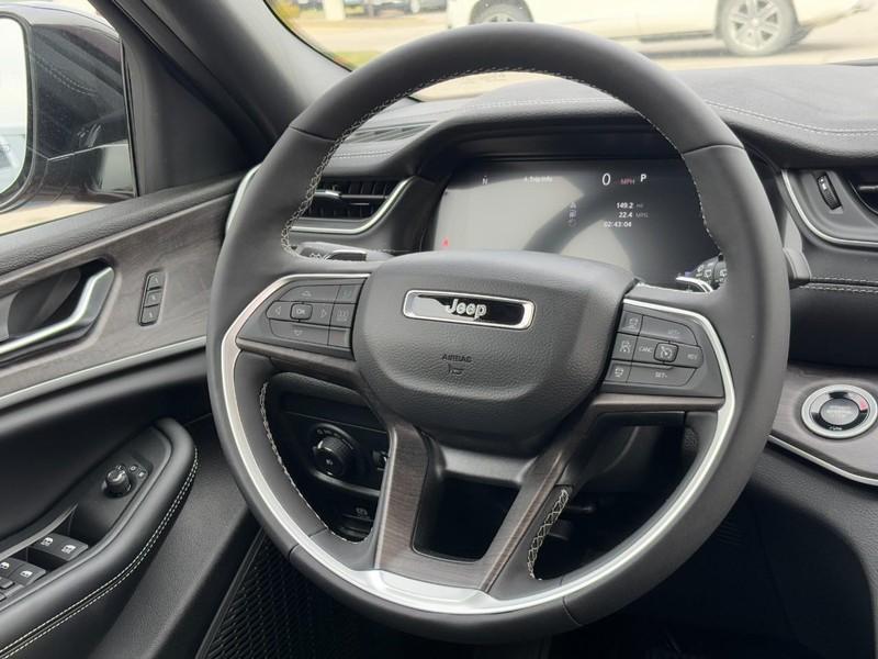 new 2025 Jeep Grand Cherokee L car, priced at $42,156