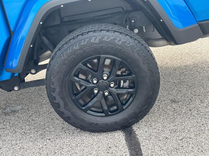 used 2022 Jeep Gladiator car, priced at $35,000