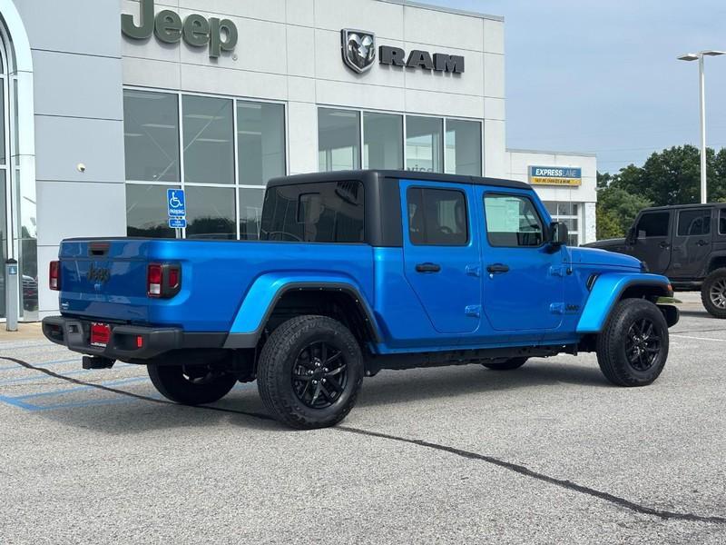 used 2022 Jeep Gladiator car, priced at $35,000