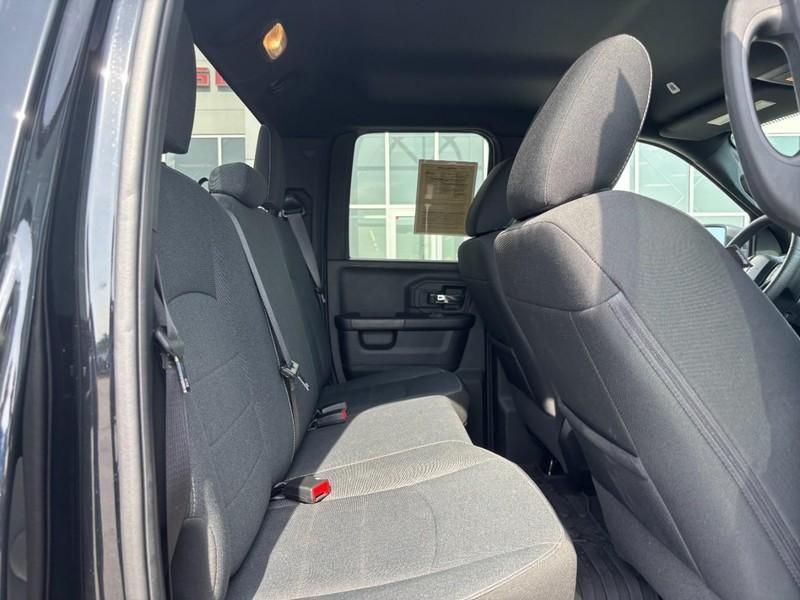 used 2022 Ram 1500 Classic car, priced at $32,000