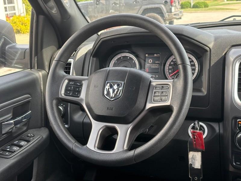 used 2022 Ram 1500 Classic car, priced at $32,000