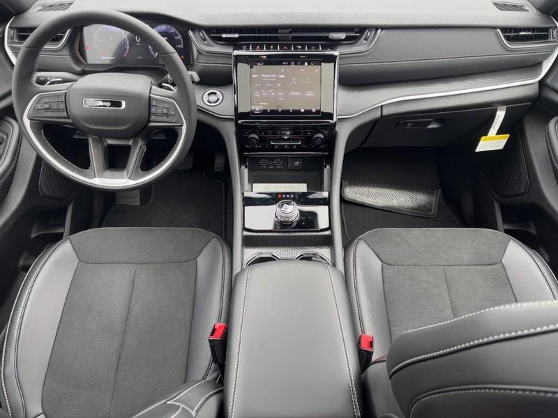 new 2025 Jeep Grand Cherokee L car, priced at $41,558