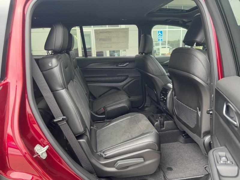 new 2025 Jeep Grand Cherokee L car, priced at $41,558