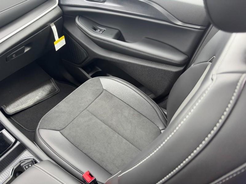 new 2025 Jeep Grand Cherokee L car, priced at $41,558