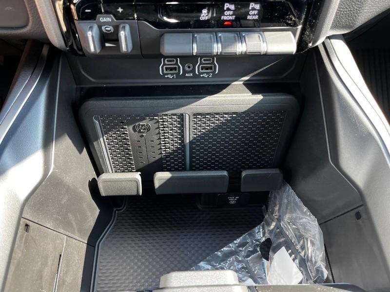new 2025 Ram 1500 car, priced at $47,568