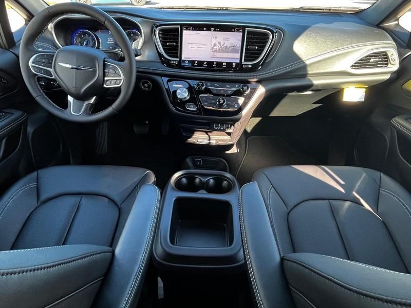 new 2025 Chrysler Pacifica car, priced at $39,440