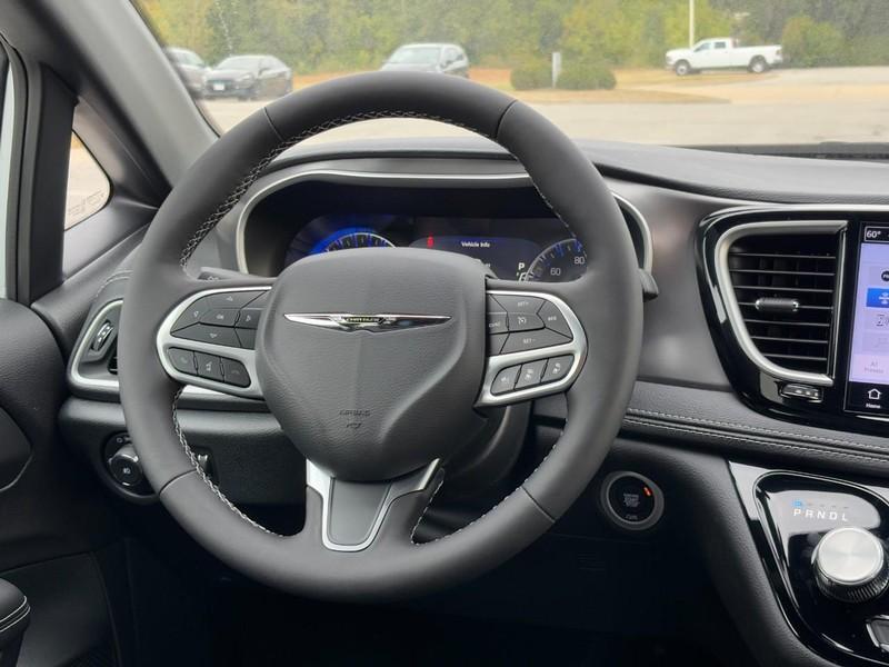 new 2026 Chrysler Pacifica car, priced at $41,689