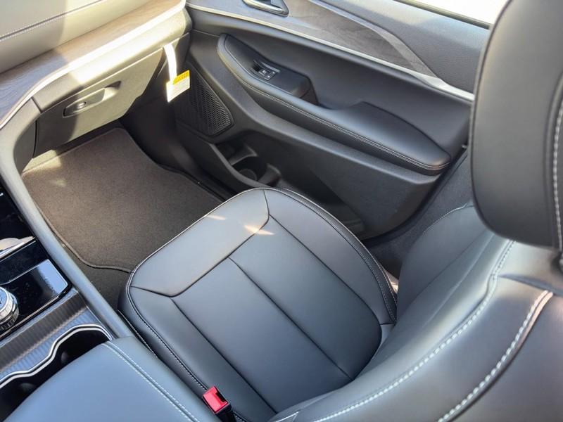 new 2025 Jeep Grand Cherokee L car, priced at $45,779